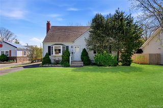 6 Central Avenue, Amityville, NY 11701