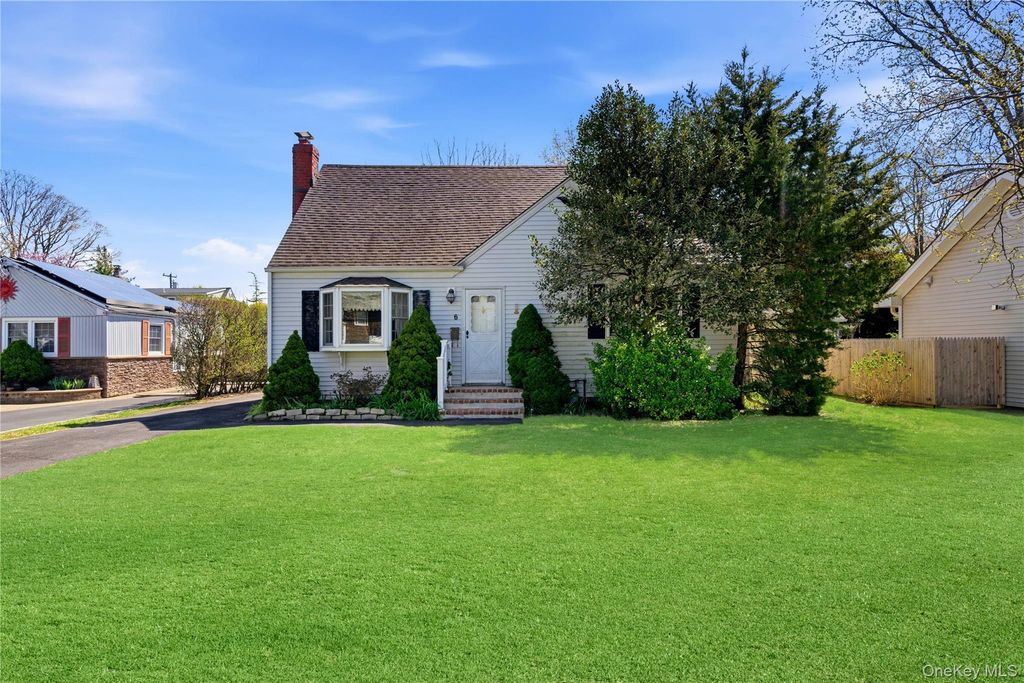 6 Central Avenue, Amityville, NY 11701