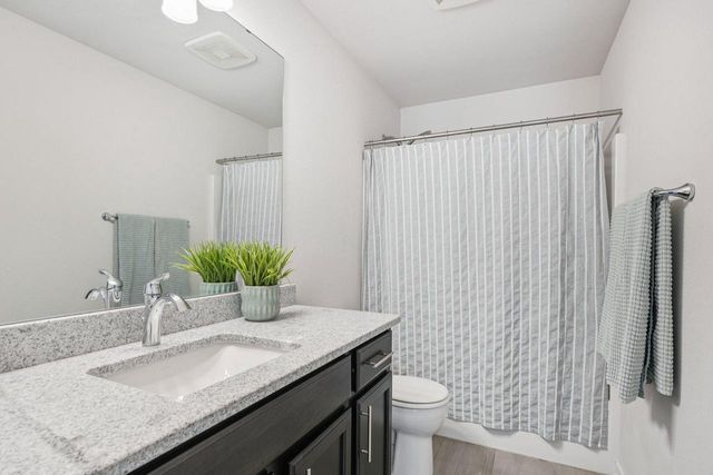 W206N17471 Hidden Creek ROAD, Jackson, WI 53037