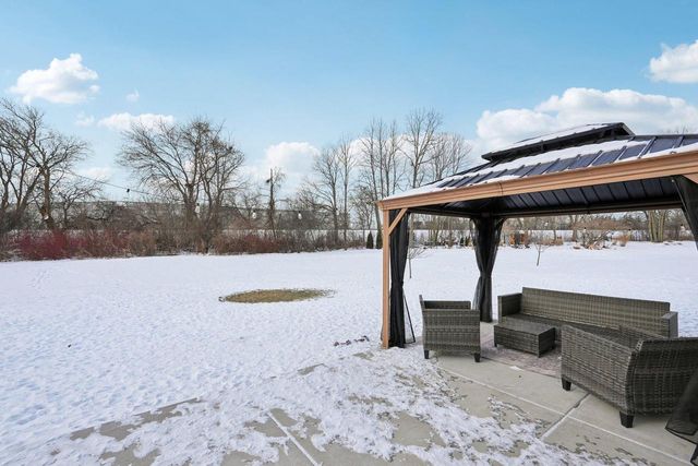 W206N17471 Hidden Creek ROAD, Jackson, WI 53037