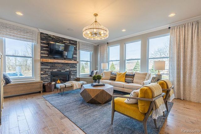 21008 Campolina Drive, South Lyon, MI 48178