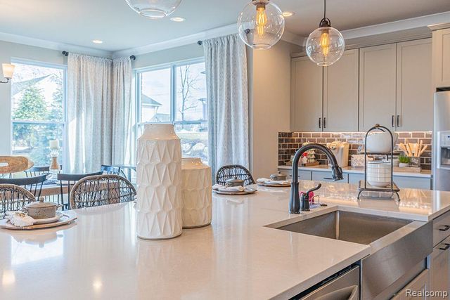 21008 Campolina Drive, South Lyon, MI 48178