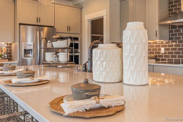 21008 Campolina Drive, South Lyon, MI 48178