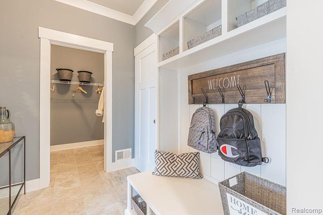 21008 Campolina Drive, South Lyon, MI 48178