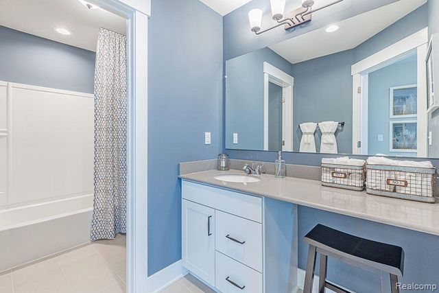 21008 Campolina Drive, South Lyon, MI 48178