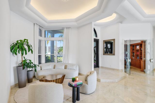 6799 Newport Lake Circle, Boca Raton, FL 33496