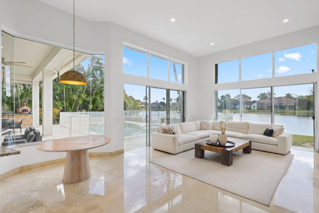 6799 Newport Lake Circle, Boca Raton, FL 33496