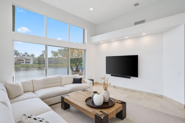 6799 Newport Lake Circle, Boca Raton, FL 33496