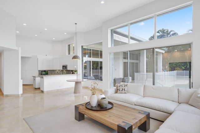 6799 Newport Lake Circle, Boca Raton, FL 33496