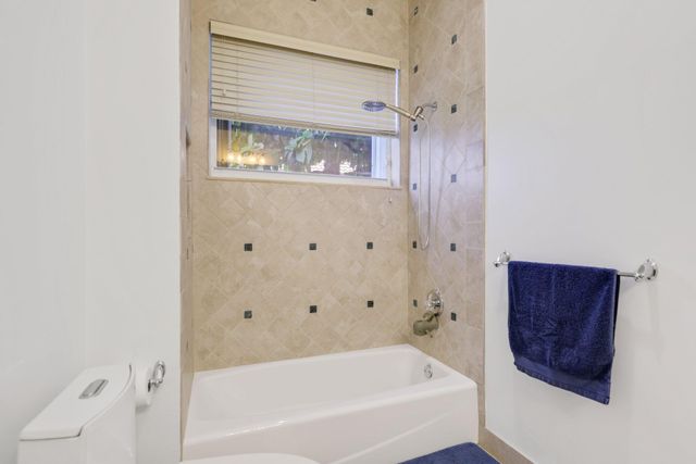 6799 Newport Lake Circle, Boca Raton, FL 33496