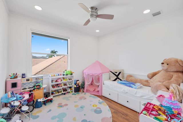 6799 Newport Lake Circle, Boca Raton, FL 33496