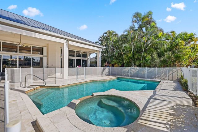 6799 Newport Lake Circle, Boca Raton, FL 33496