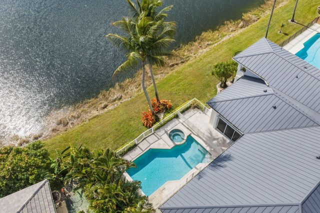 6799 Newport Lake Circle, Boca Raton, FL 33496