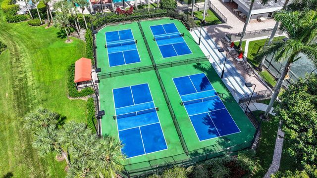 6799 Newport Lake Circle, Boca Raton, FL 33496