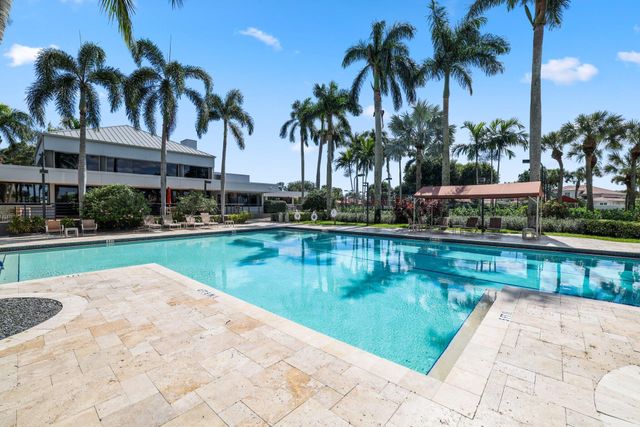 6799 Newport Lake Circle, Boca Raton, FL 33496