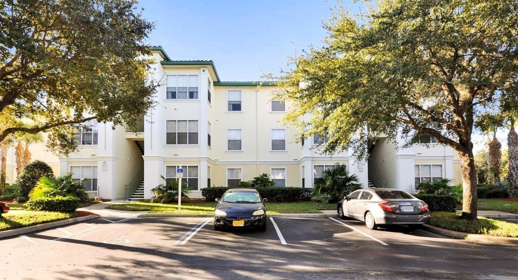 8822 DUNES COURT 205, Kissimmee, FL 34747