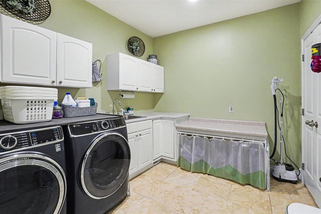 13741 Green Prairie Street, Vicksburg, MI 49097