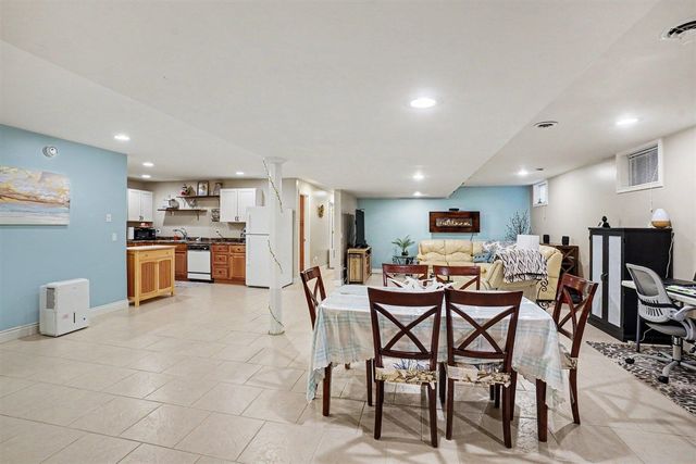 13741 Green Prairie Street, Vicksburg, MI 49097
