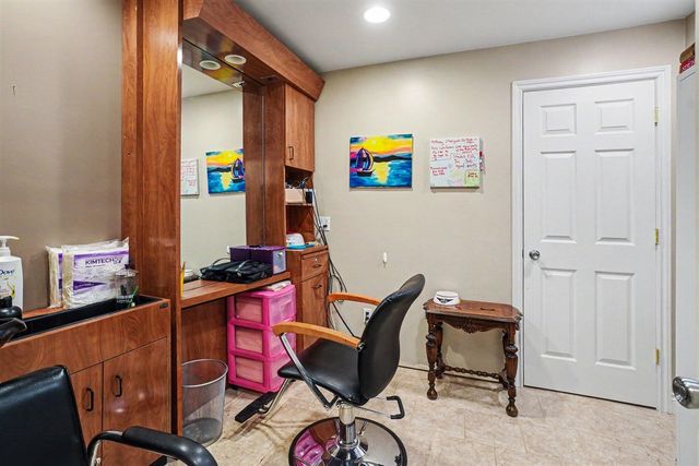 13741 Green Prairie Street, Vicksburg, MI 49097