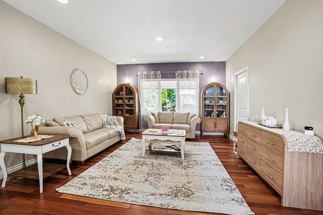 13741 Green Prairie Street, Vicksburg, MI 49097