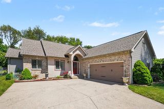 13741 Green Prairie Street, Vicksburg, MI 49097