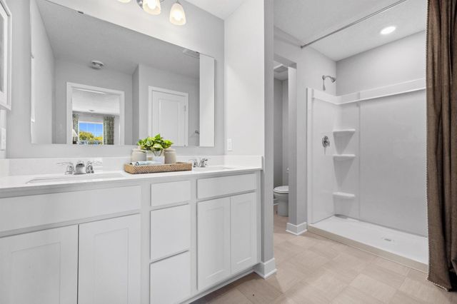 2021 Aquarius Drive, Shakopee, MN 55379