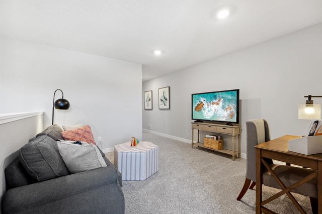 2021 Aquarius Drive, Shakopee, MN 55379