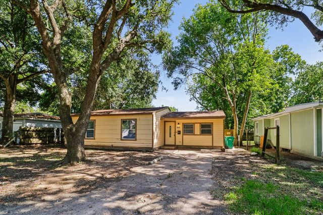 1915 Little Street, La Marque, TX 77568