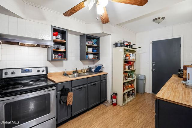 16 Lake Road, Albany, NY 12205