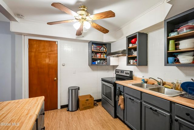 16 Lake Road, Albany, NY 12205