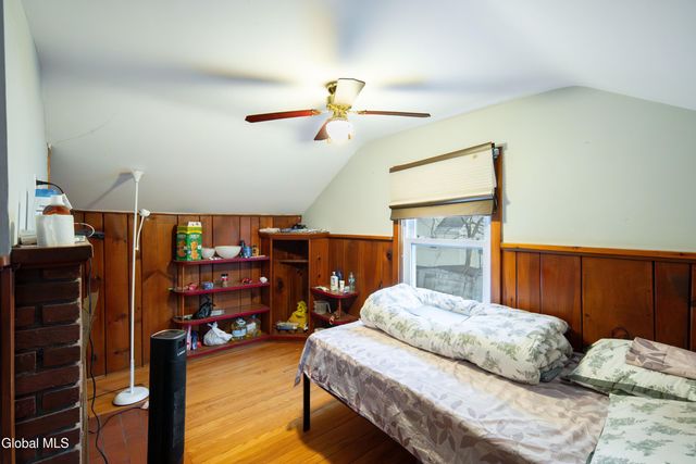 16 Lake Road, Albany, NY 12205