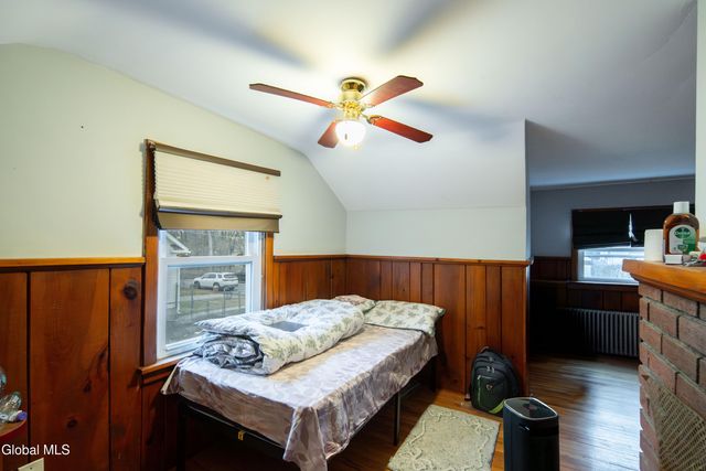 16 Lake Road, Albany, NY 12205