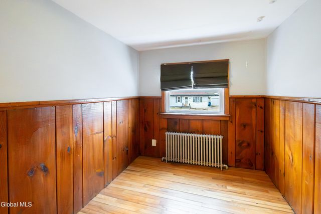 16 Lake Road, Albany, NY 12205