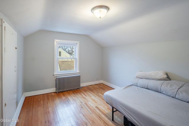 16 Lake Road, Albany, NY 12205