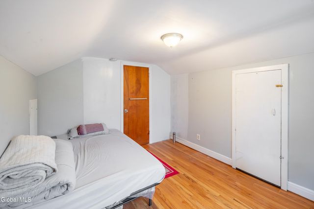 16 Lake Road, Albany, NY 12205