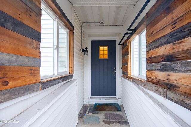 16 Lake Road, Albany, NY 12205