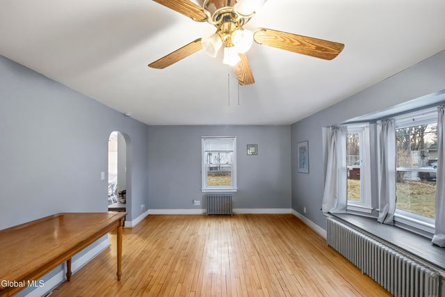 16 Lake Road, Albany, NY 12205