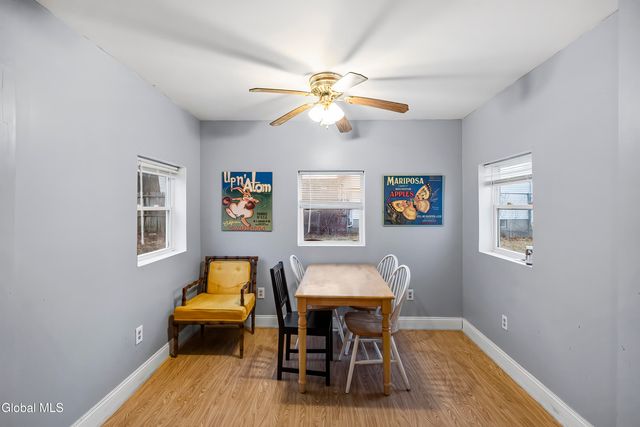 16 Lake Road, Albany, NY 12205