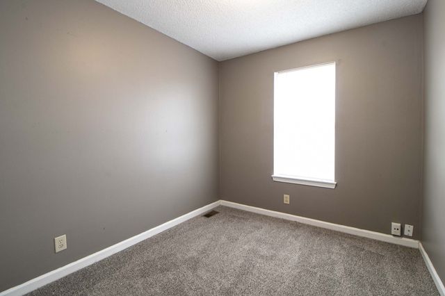 924 Van Buren Avenue, Oak Grove, KY 42262