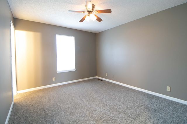 924 Van Buren Avenue, Oak Grove, KY 42262