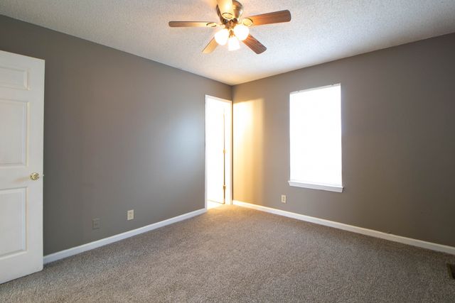 924 Van Buren Avenue, Oak Grove, KY 42262