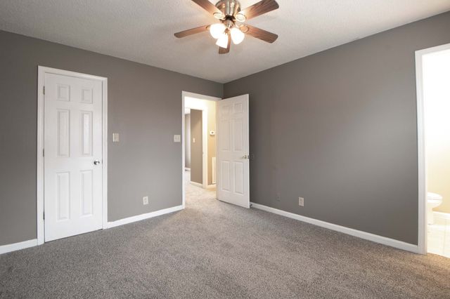 924 Van Buren Avenue, Oak Grove, KY 42262