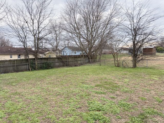 924 Van Buren Avenue, Oak Grove, KY 42262