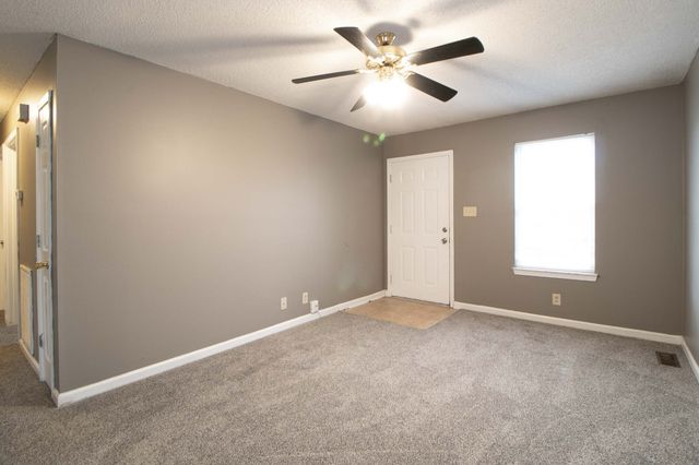 924 Van Buren Avenue, Oak Grove, KY 42262