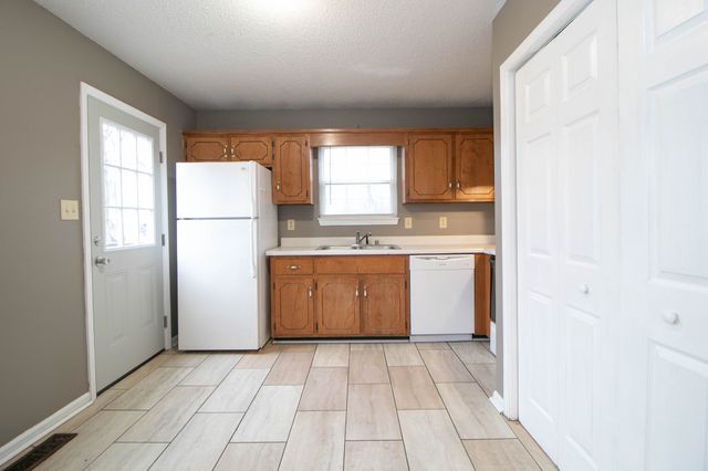 924 Van Buren Avenue, Oak Grove, KY 42262