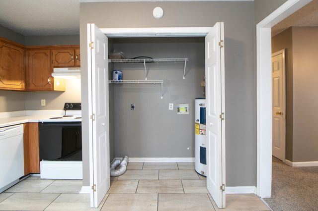 924 Van Buren Avenue, Oak Grove, KY 42262