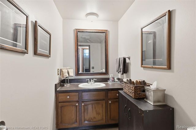 11335 Bellwood Drive, Plymouth, MI 48170