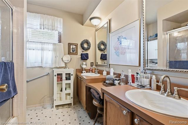 11335 Bellwood Drive, Plymouth, MI 48170