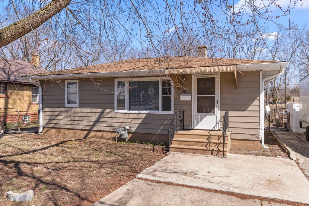 1326 Arthur Avenue, Joliet, IL 60432
