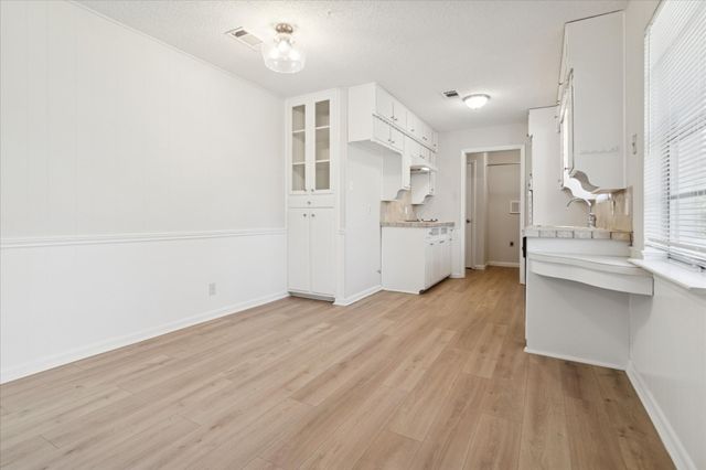 852 W Redbud Drive, Hurst, TX 76053